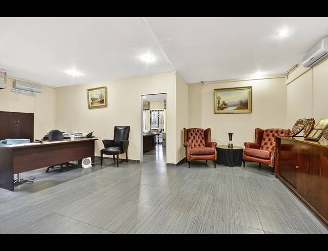 714M² BUSINESS SOLD IN HOUGHTON ESTATE